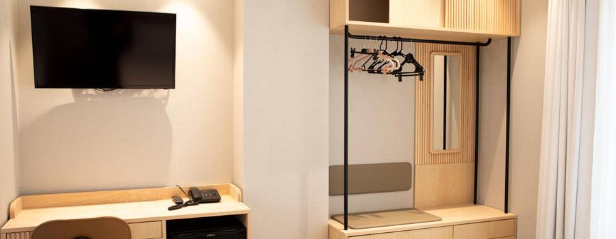 Habitación triple económica (2 camas y 1 sofá-cama) Habitación triple económica (2 camas y 1 sofá-cama)