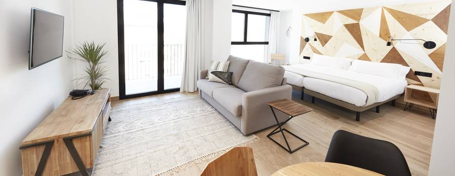 Estudio Superior con balcon (2-3 Pax) Estudio Superior con balcon (2-3 Pax)