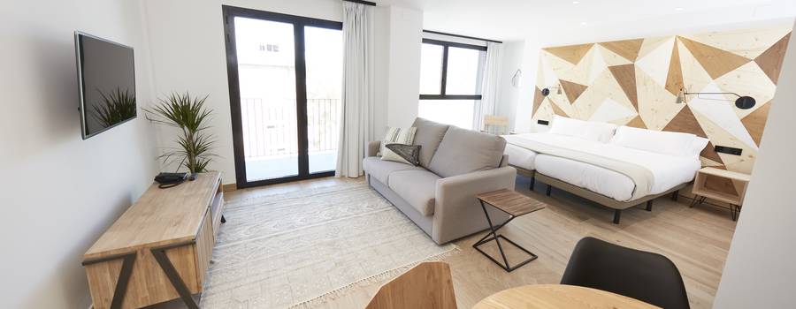 Estudio Superior con balcon (2-3 Pax) Estudio Superior con balcon (2-3 Pax)